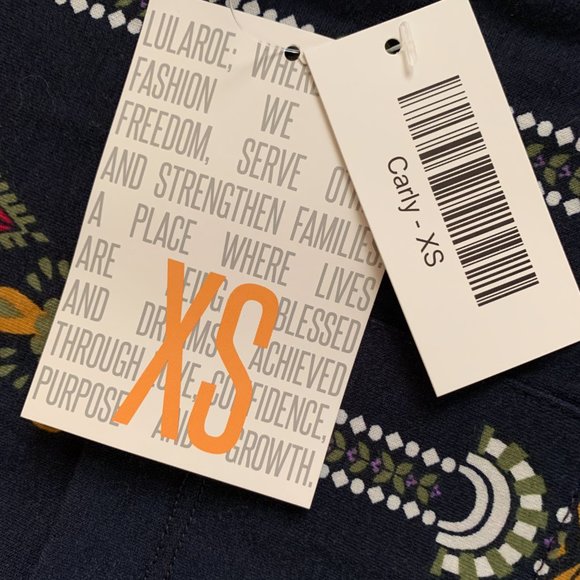 LuLaRoe Carly Dress - NWT - Navy with pattern vertical gold stripes - Picture 4 of 7